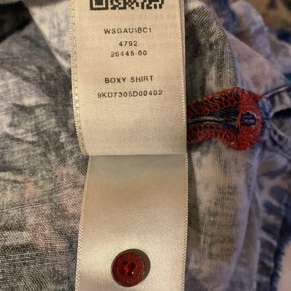 True Religion Women’s Boxy Step Hem Top Muted Floral. Size Small - Picture 10 of 10